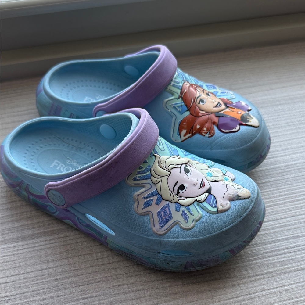 Disney Frozen Kids Slippers - Light Blue and Lavender 11/12